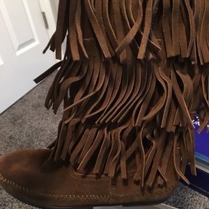 Minnetonka 3 tier Boot sz. 8